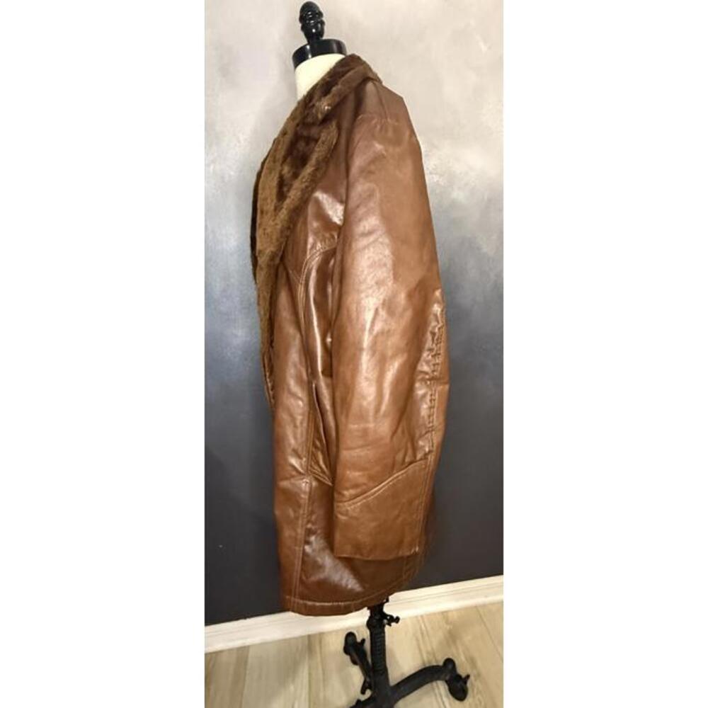 Field & Stream Brown Leather and Faux Fur Lined Men's Coat - Picture 6 of 9